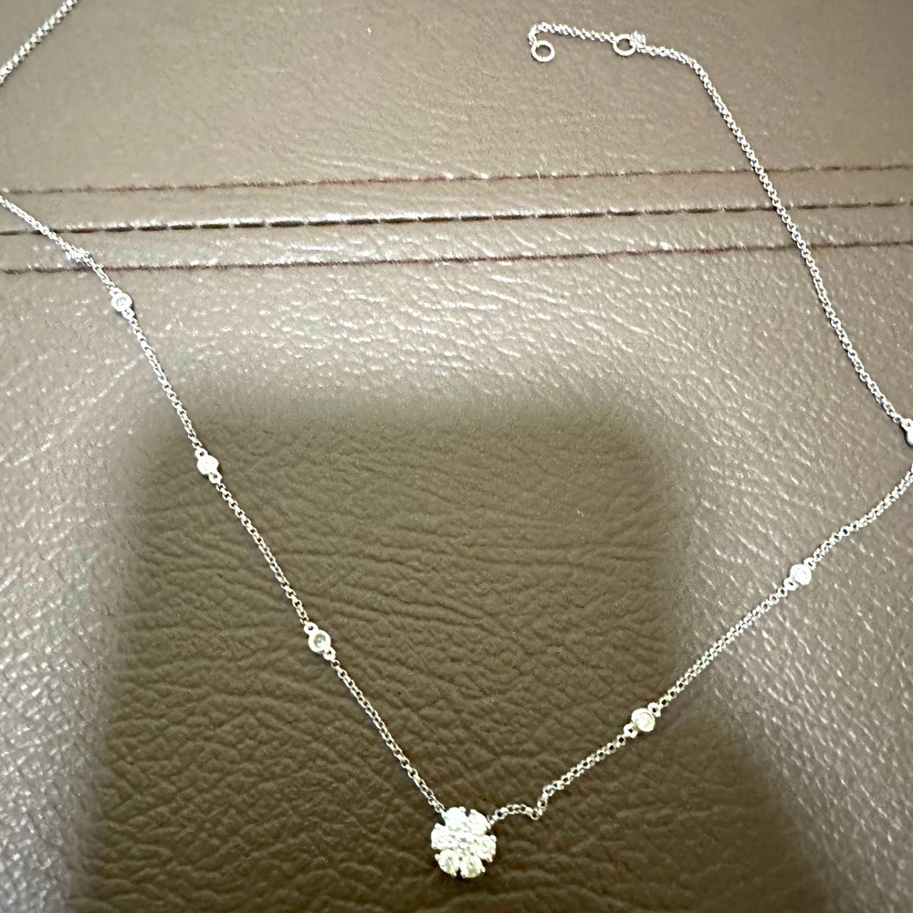 1 carat diamond, white gold necklace